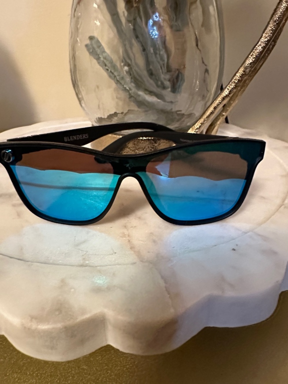 Blue Mirrored Lens Women’s Sunglasses